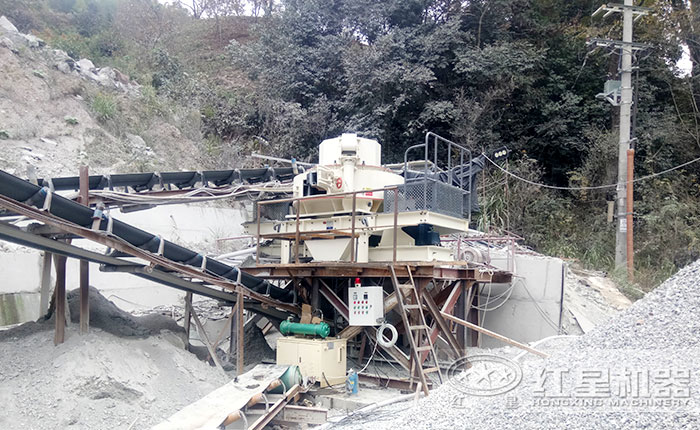 鵝卵石制砂機作業現場